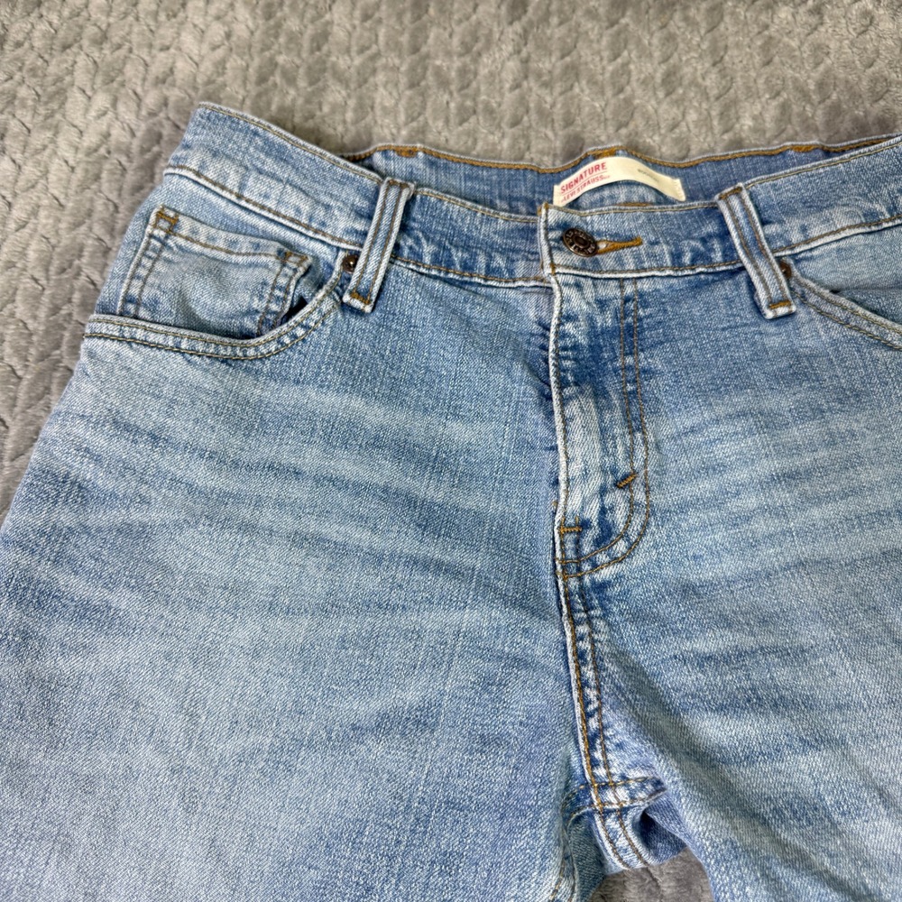 Signature Levi Strauss Mens 30x32 Bootcut Jeans Light Wash Denim 91505-0061 - Picture 2 of 11